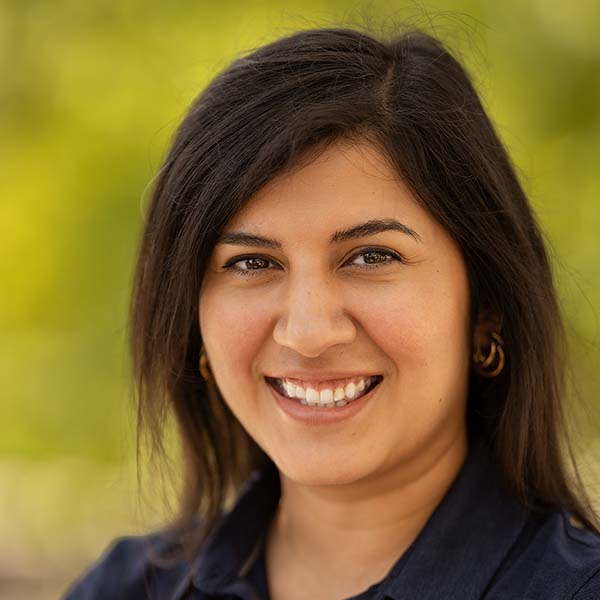 Headshot of Mariela Hernandez
